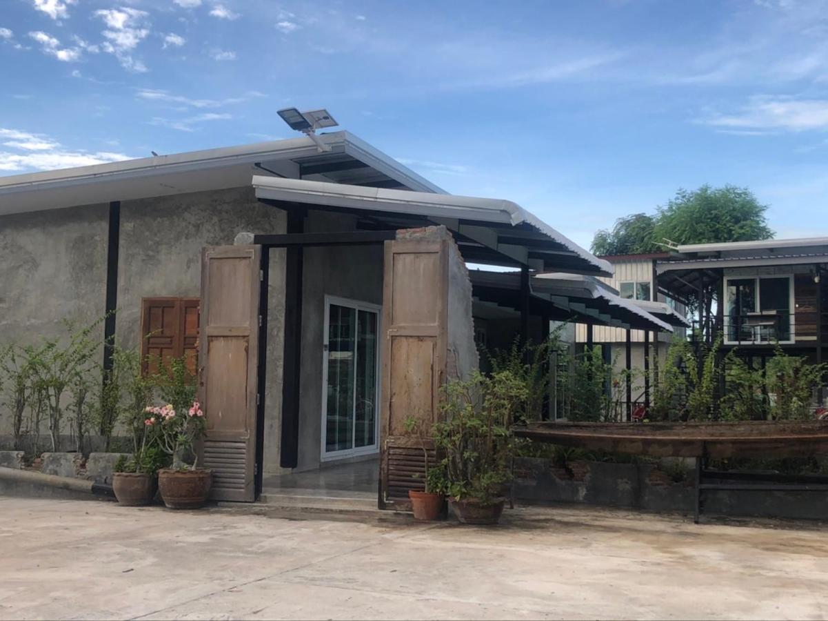 Solarcell Private Homestay - โซล่าเซลล์ไพรเวทโฮมสเตย์ Uthai Thani Extérieur photo