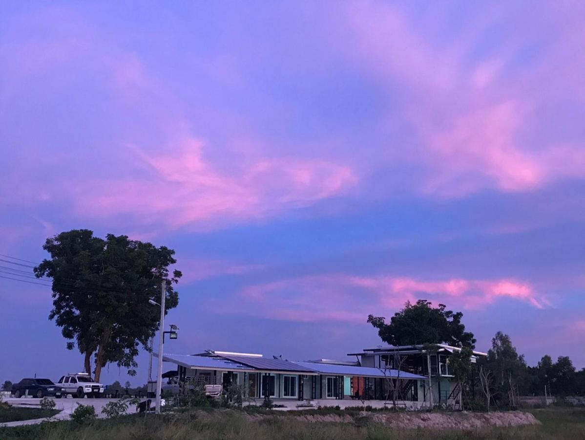Solarcell Private Homestay - โซล่าเซลล์ไพรเวทโฮมสเตย์ Uthai Thani Extérieur photo