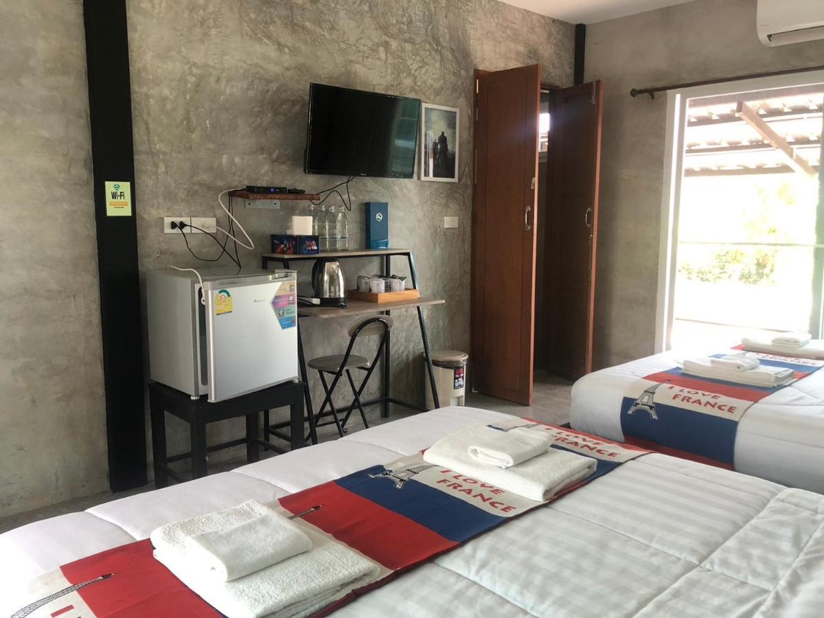 Solarcell Private Homestay - โซล่าเซลล์ไพรเวทโฮมสเตย์ Uthai Thani Extérieur photo